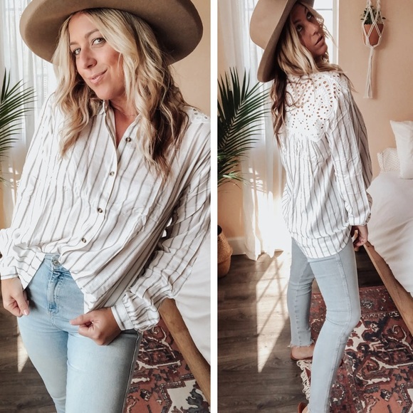 STRIPED BUTTON DOWN BACK LACE TOP - Picture 7 of 8